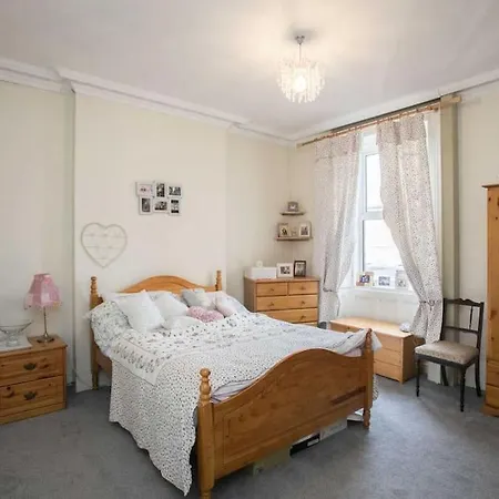 Spectacular 5 Bed Period Holiday home *