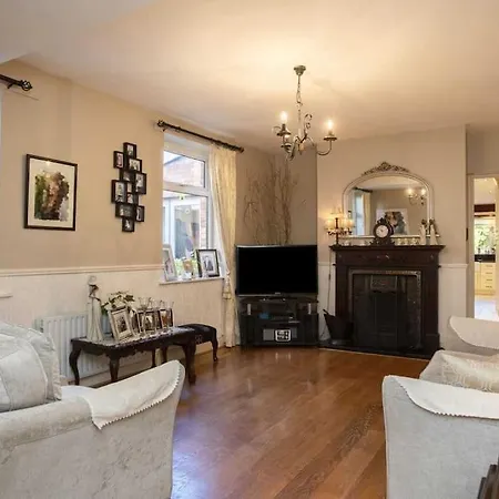 Holiday home Spectacular 5 Bed Period