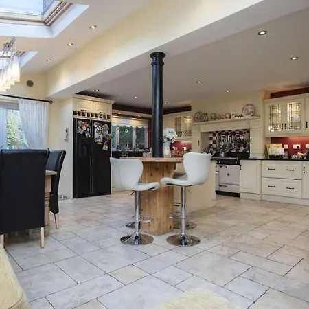 Spectacular 5 Bed Period Holiday home *