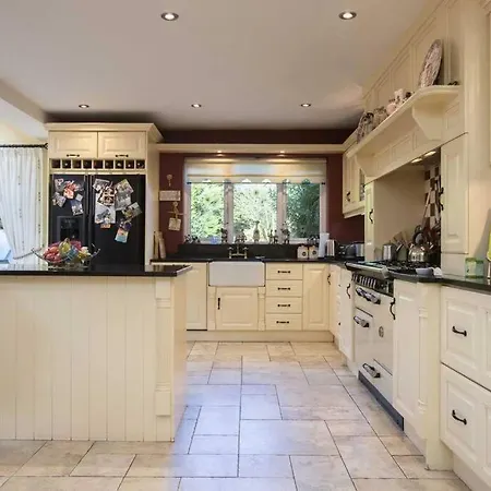 Spectacular 5 Bed Period Holiday home